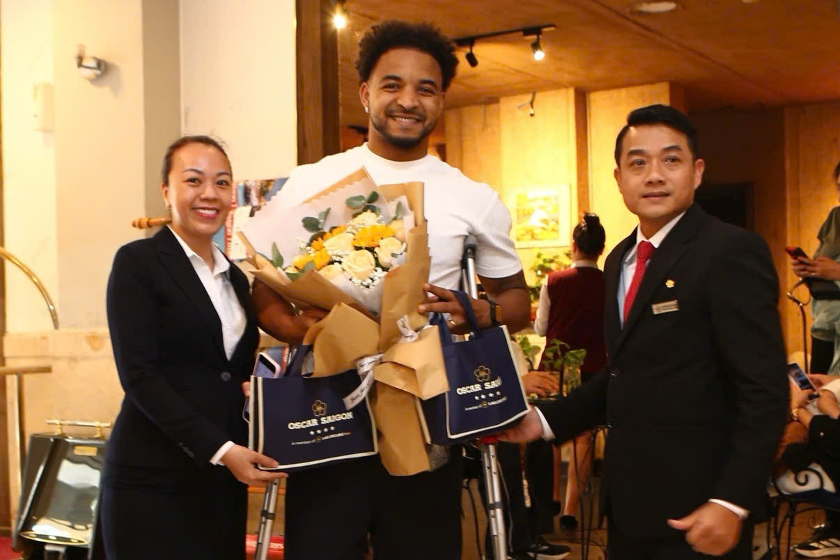 Nguyễn Xuân Son dự lễ trao giải Quả bóng vàng Việt Nam 2024