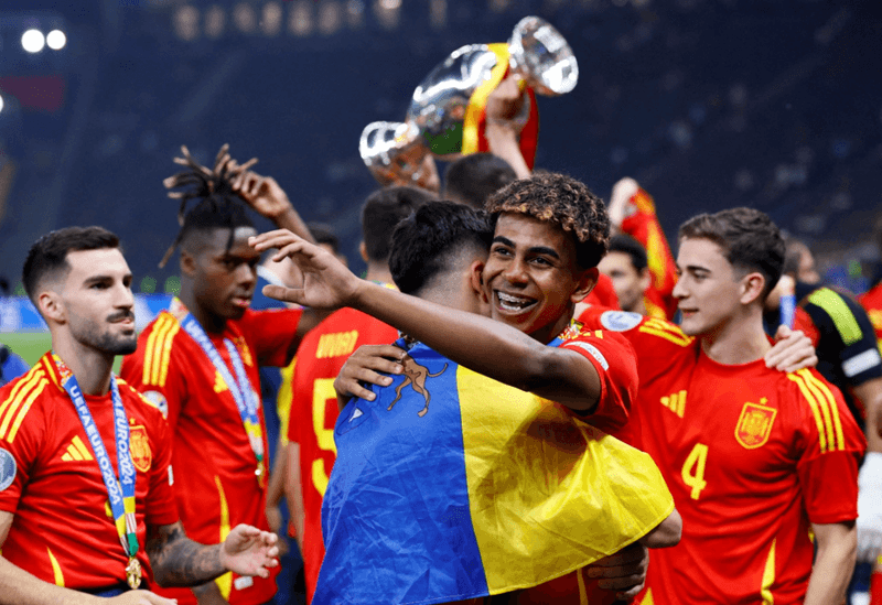 Lần đầu tiên tham gia tổ chức World Cup, Canada sẵn sàng mang đến những sân vận động hiện đại và bầu không khí lễ hội sôi động tại Vancouver và Toronto.