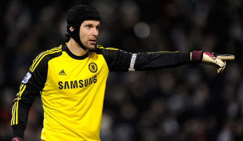 Petr Cech cùng những pha cứu thua xuất thần đã trở thành tấm lá chắn thép cho Chelsea.
