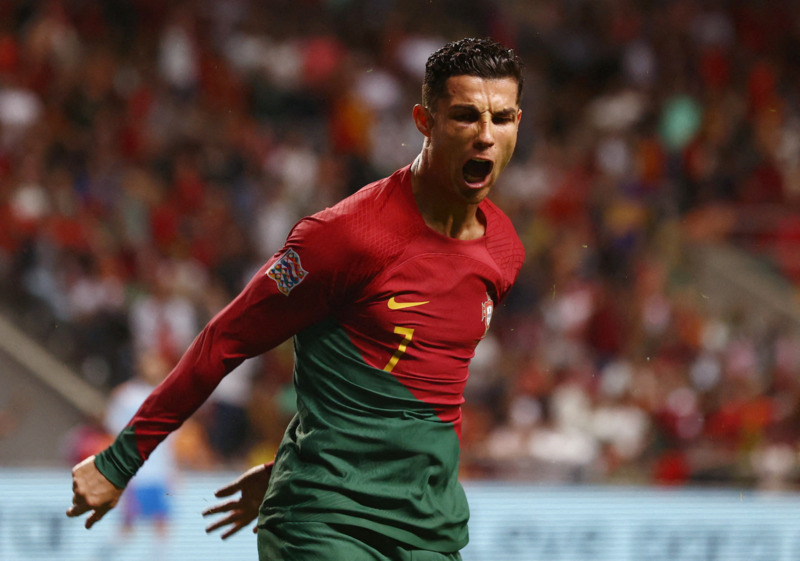 Cristiano Ronaldo – Biểu tượng của sự bền bỉ và khả năng chinh phục mọi giới hạn trong bóng đá.