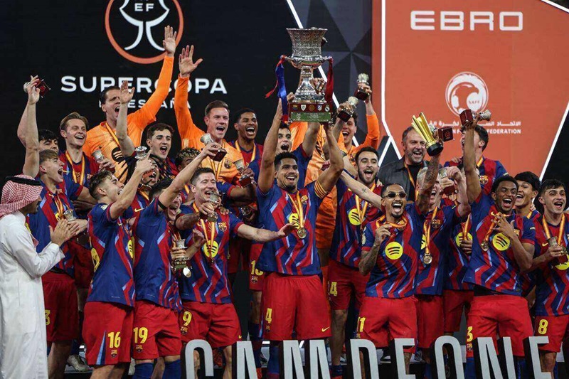 "Nhà vua" Copa del Rey với kỷ lục 32 lần nâng cúp đầy kiêu hãnh.
