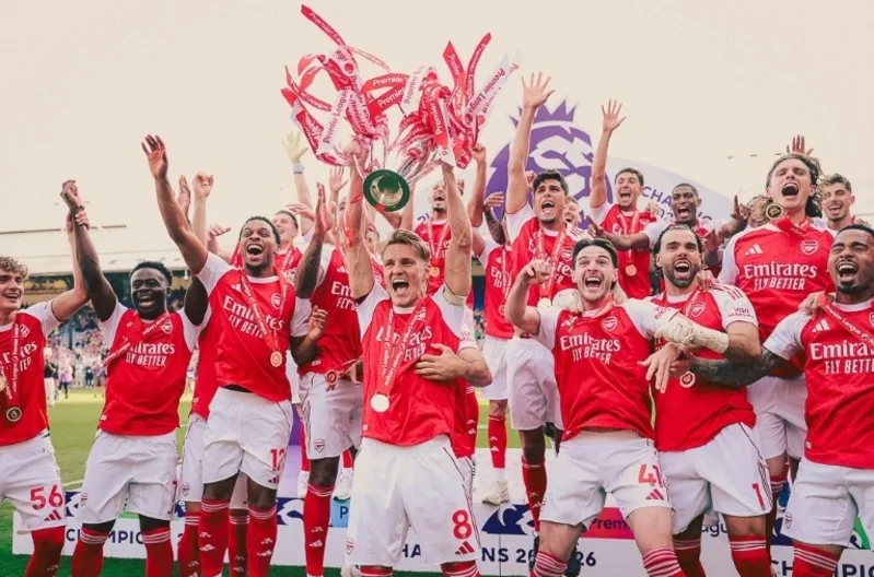 Lần gần nhất Arsenal vô địch Ngoại hạng Anh: 22 năm chờ đợi