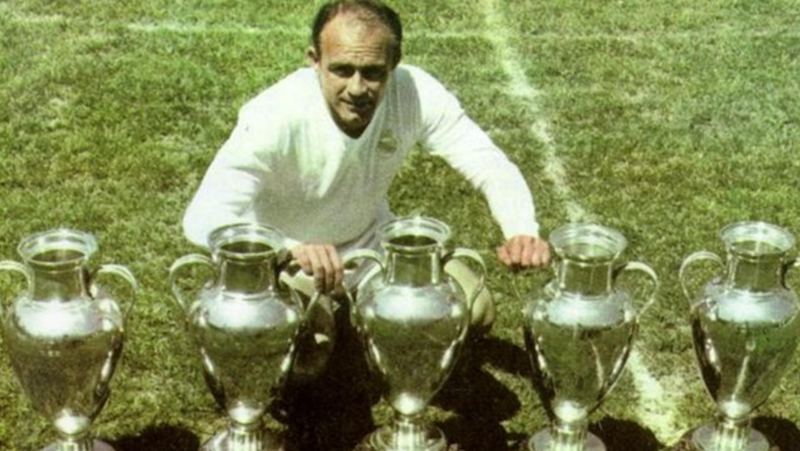 Alfredo Di Stéfano – Người duy nhất trong lịch sử sở hữu Siêu Quả bóng vàng tính đến hiện tại.