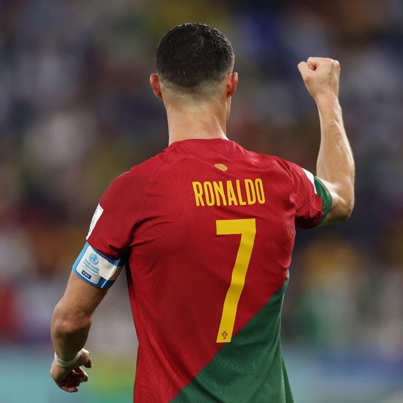 Cristiano Ronaldo – Biểu tượng của sự bền bỉ và kỷ lục ghi bàn vĩ đại xuyên suốt 3 thập kỷ.