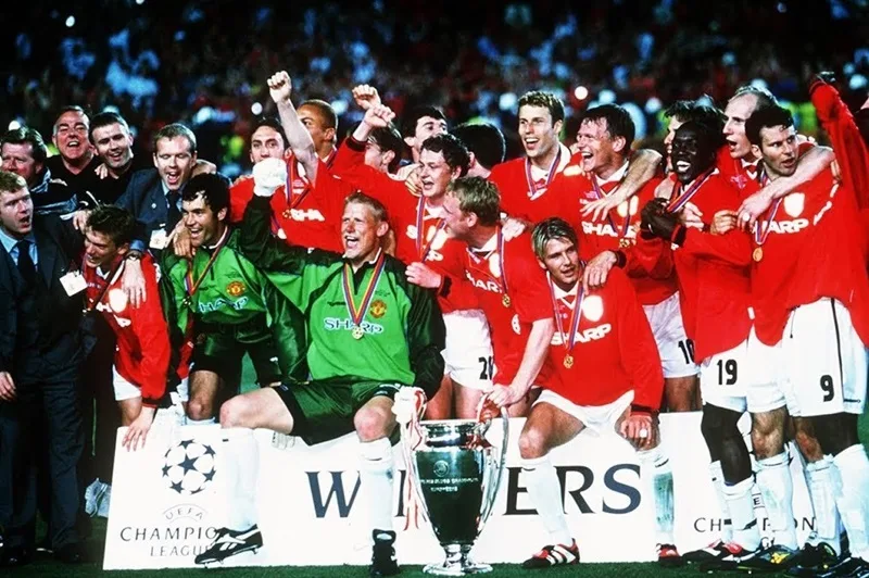 Manchester United nắm giữ kỷ lục 13 lần vô địch Ngoại hạng Anh.