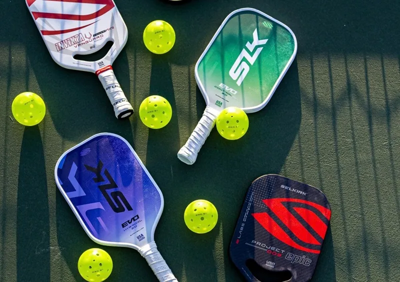Chọn đúng vợt giúp người mới tự tin luyện tập pickleball.